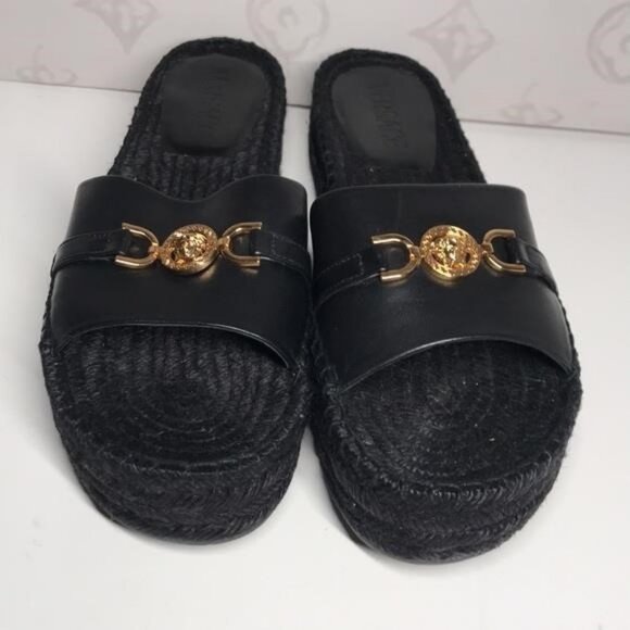 New Authentic Versace Designer Leather Slides – Iconic Gold Logo - Picture 5 of 11